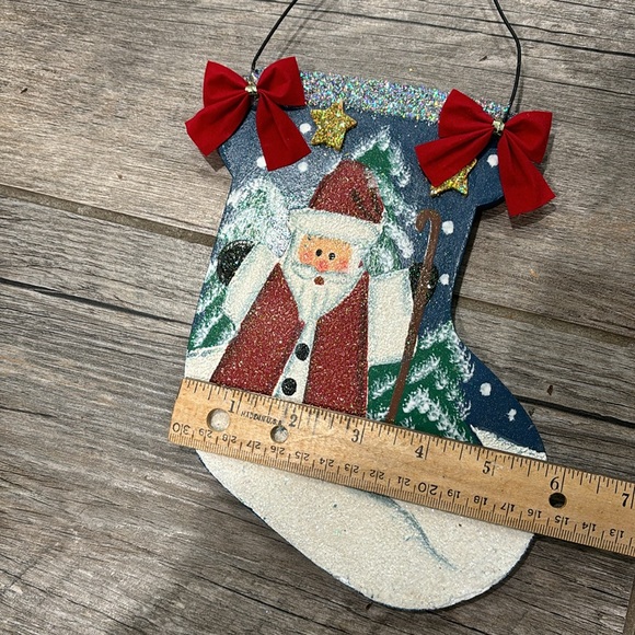 Vintage hand painted wooden Santa Claus stocking door hanging decor (set of 2) - Picture 13 of 13